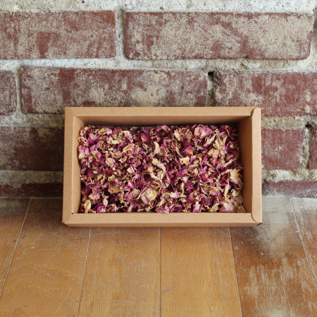 LIGHT PINK ROSE PETAL TOSS