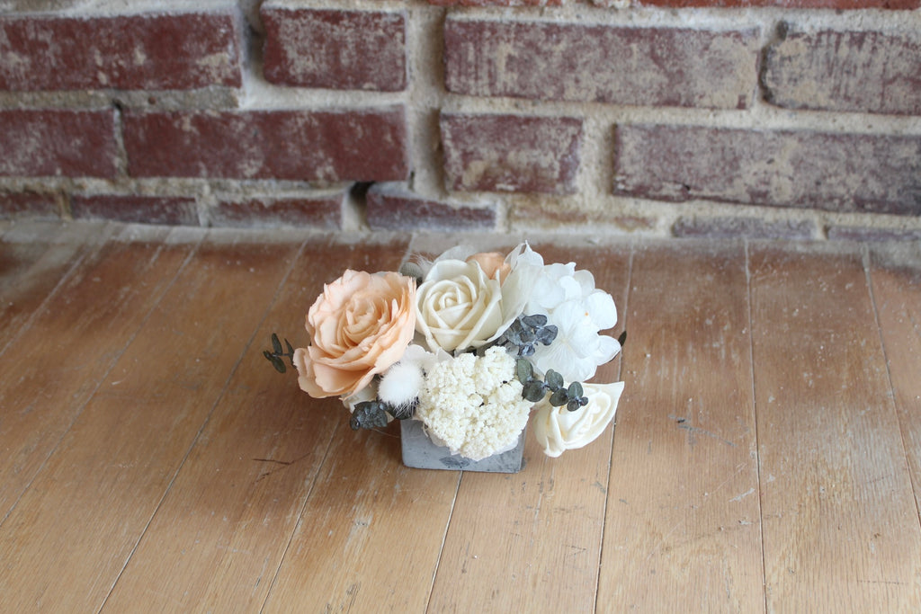 BLOSSOM & BLOOM | Wooden Flower & Dried Bloom Floral Arrangement