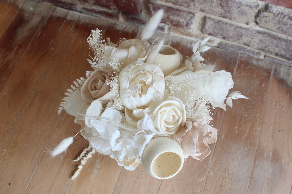 AMORE | Wooden Flower & Dried Bloom Floral Arrangement